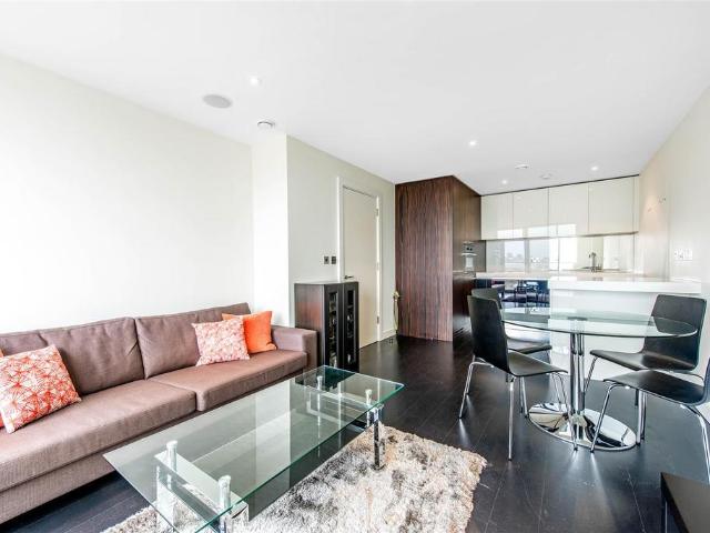Flat for sale in Pimlico, Greater London