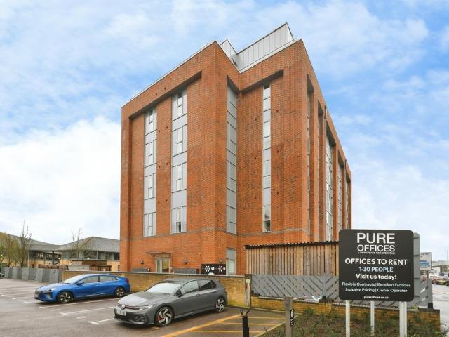 Flat for sale in Fretherne, Hertfordshire