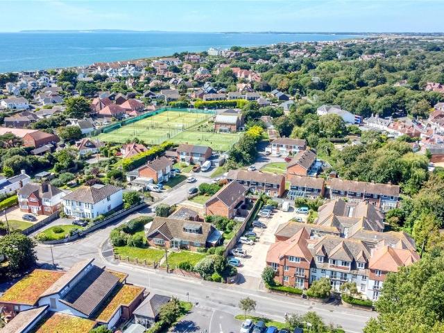 Flat for sale in Milford-on-Sea, Ashurst Bridge