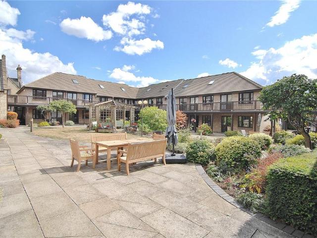 Flat for sale in Selsley, School House
