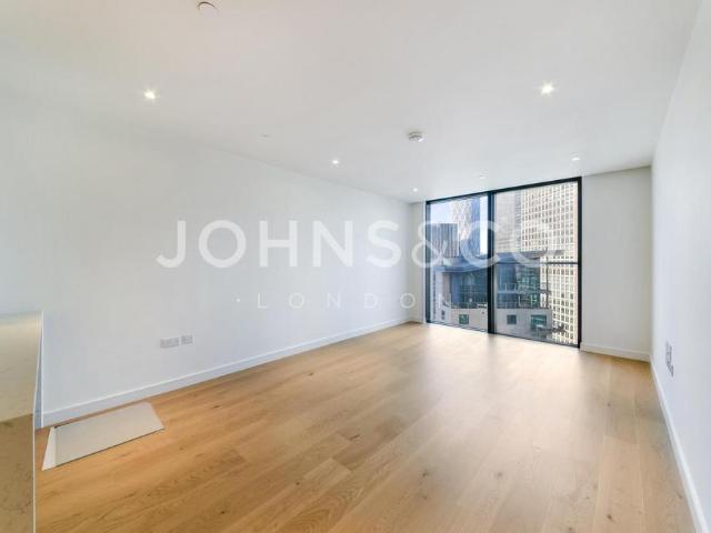Flat for sale in Isle Of Dogs, Greater London