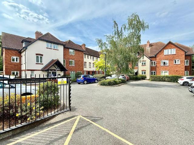 Flat for sale in Key Street, Suffolk
