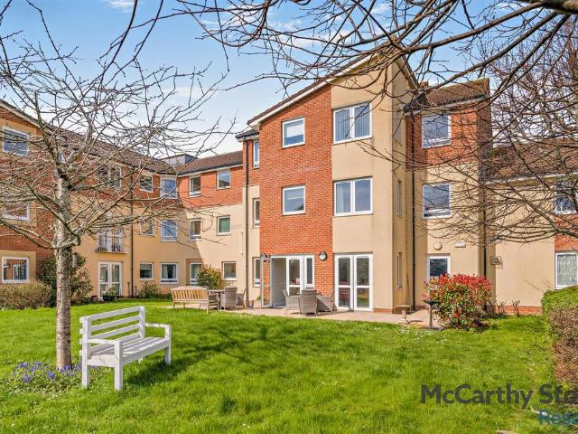 Flat for sale in Worle, Weston-super-mare