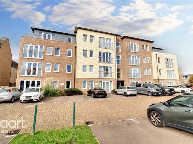 Flat for sale in Huntingdon, Cambridgeshire