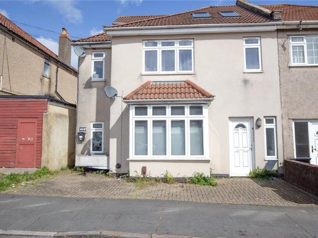 Flat for sale in Horfield, Feckenham