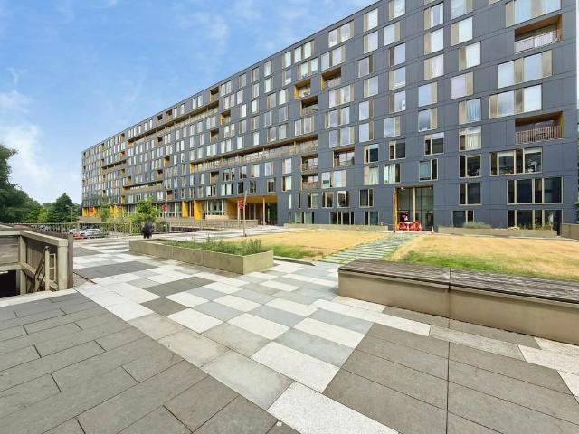 Flat for sale in Richmond Hill, West Yorkshire