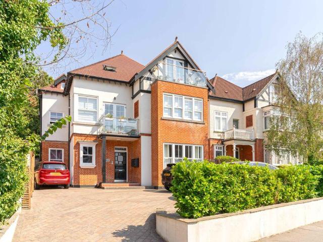 Flat for sale in London Borough of Croydon, Greater London
