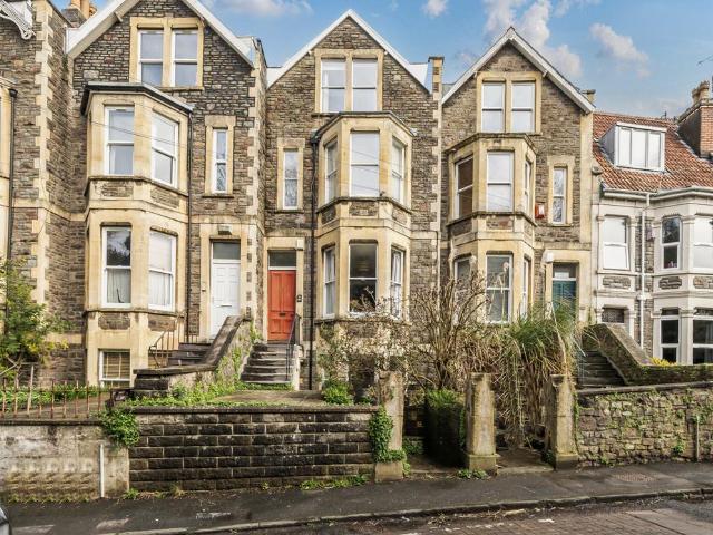 Flat for sale in Kingsdown, Feckenham