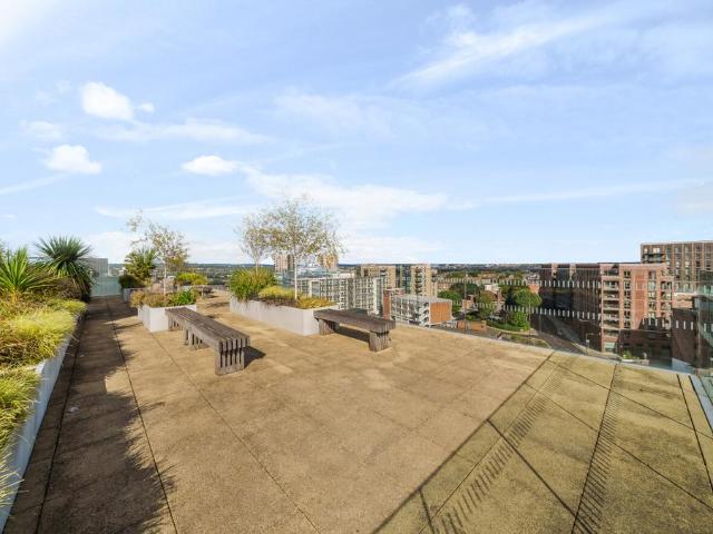 Flat for sale in Greater London