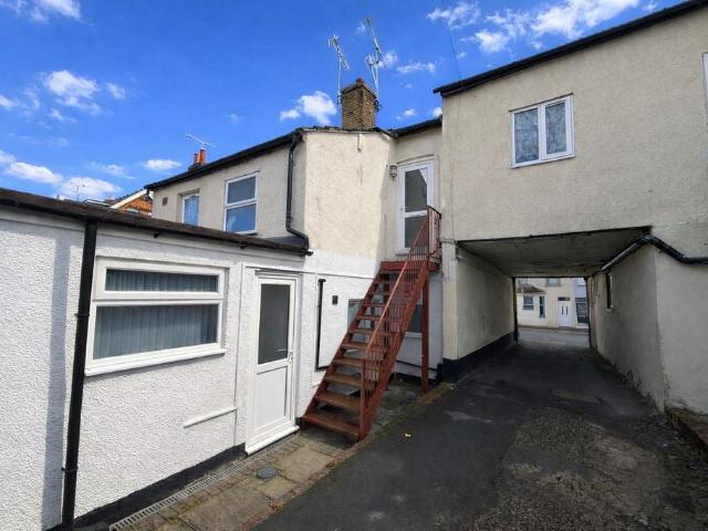 Flat for sale in Cargate, Aldershot