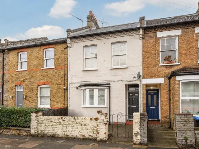 Flat for sale in London Borough of Merton, Merton Park