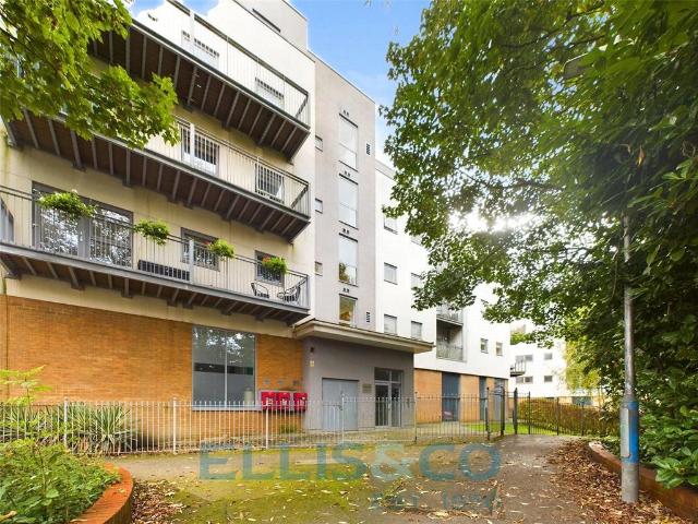 Flat for sale in Brook Street, Bourne Vale