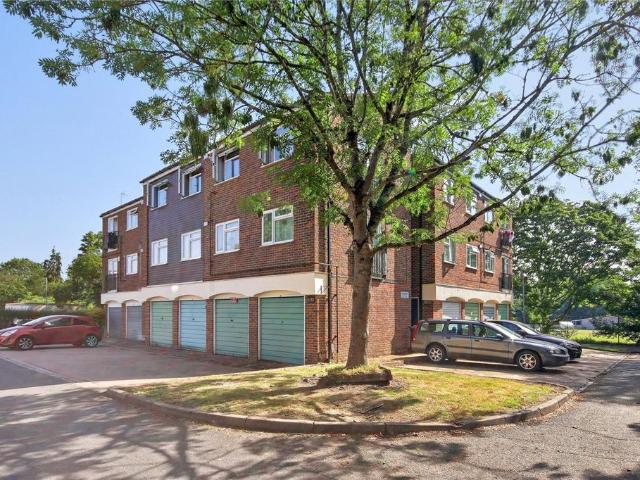 Flat for sale in Birch Hill, Bracknell