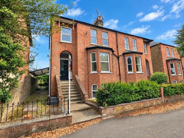Flat for sale in Row Town, Surrey