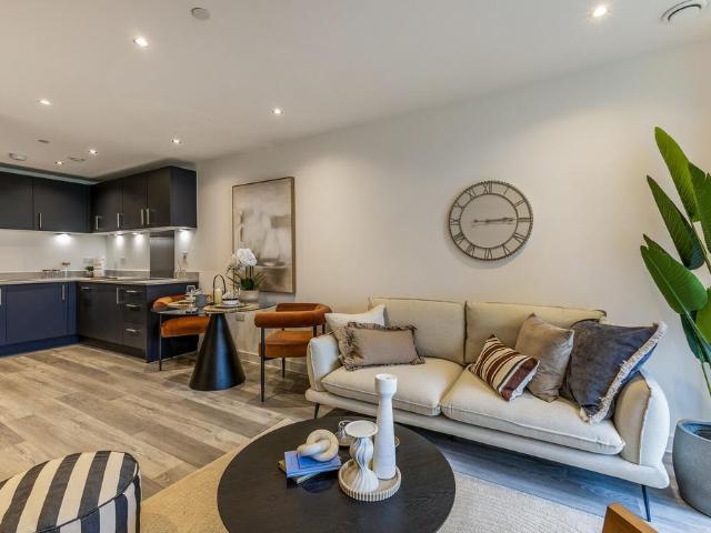Flat for sale in Hatfield, Fretherne