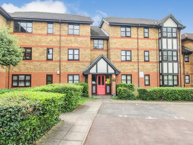 Flat for sale in Cauldwell, Bedford