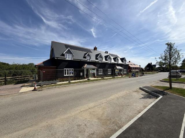 Flat for sale in Horsham, West Sussex