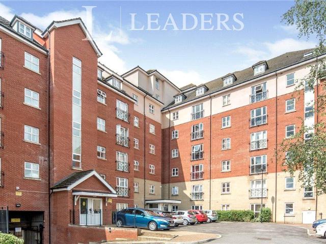 Flat for sale in Cauldwell, Bedford