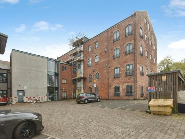 Flat for sale in West Midlands