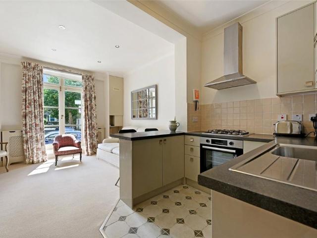 Flat for sale in Brook Green, Greater London