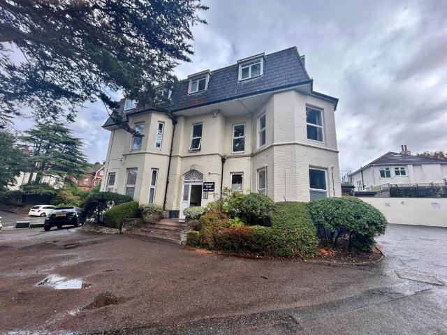 Flat for sale in Boscombe, Bournemouth