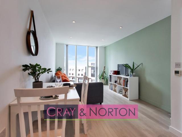 Flat for sale in London Borough of Croydon, Greater London