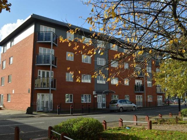 Flat for sale in Hillfields, West Midlands