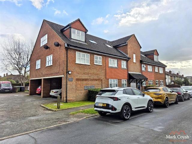 Flat for sale in Pachesham Park, Surrey