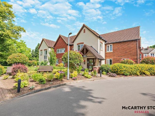Flat for sale in Hallcroft, Costhorpe