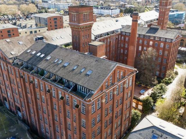 Flat for sale in Old Ford, Bow