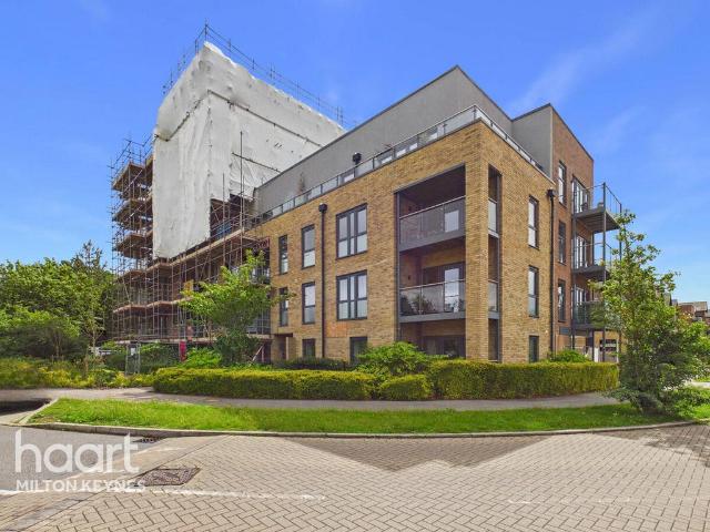 Flat for sale in Monkston Park, Milton Keynes