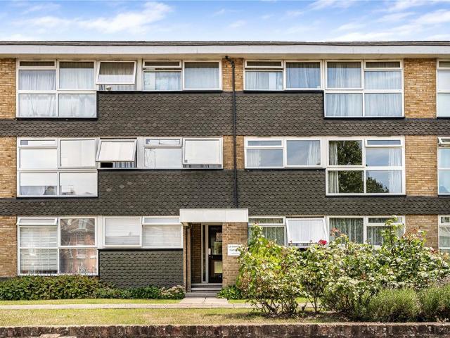 Flat for sale in London Borough of Croydon, Greater London