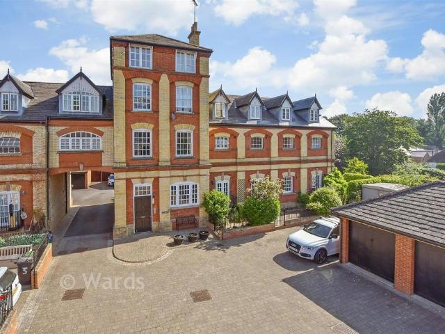 Flat for sale in Bourne Vale, Kent