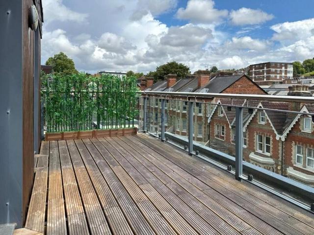 Flat for sale in Charlotteville, Guildford