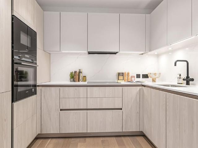 Flat for sale in West Hampstead, Greater London