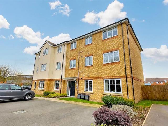Flat for sale in Stirchley, West Midlands