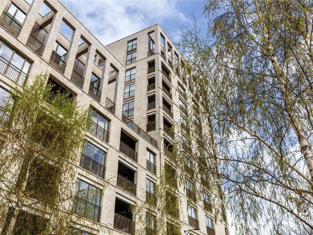 Flat for sale in Stoke Newington, Greater London