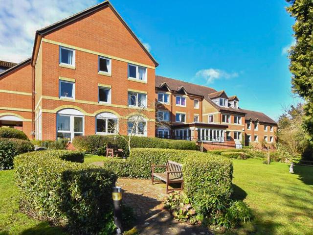 Flat for sale in Duton Hill, Essex