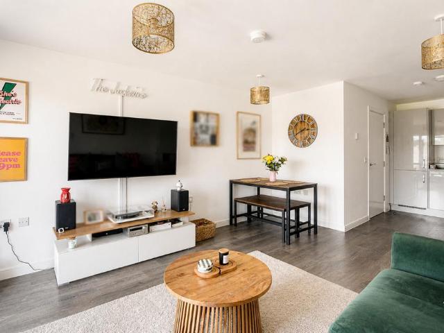 Flat for sale in Tattenhoe Park, Shenley Brook End