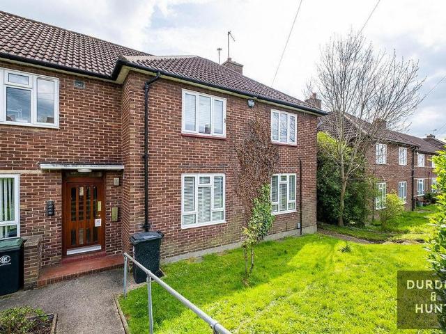 Flat for sale in Epping, Essex