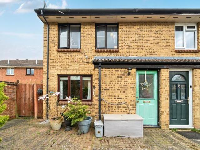 Flat for sale in Evershot, Oxfordshire