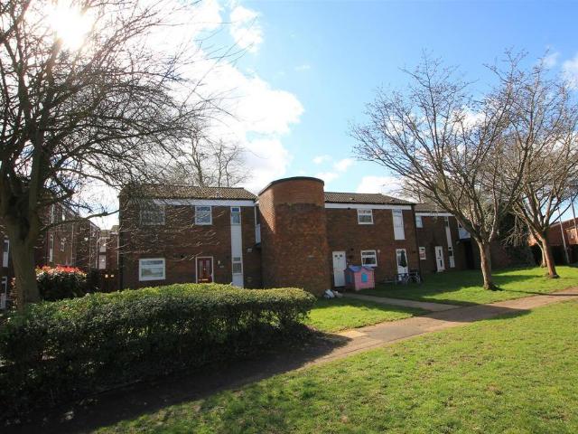 Flat for sale in Roebuck, Shephall