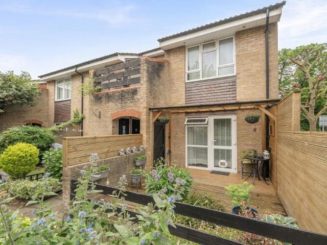 Flat for sale in London Borough of Merton, Mitcham