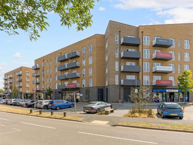 Flat for sale in Hatfield, Fretherne
