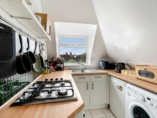 Flat for sale in London Borough of Hounslow, Strand