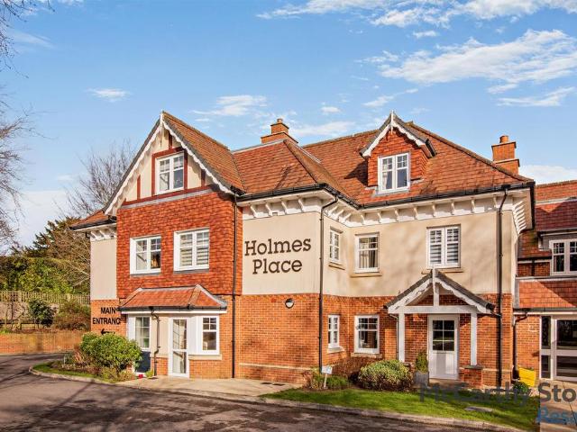 Flat for sale in Cross In Hand, East Sussex