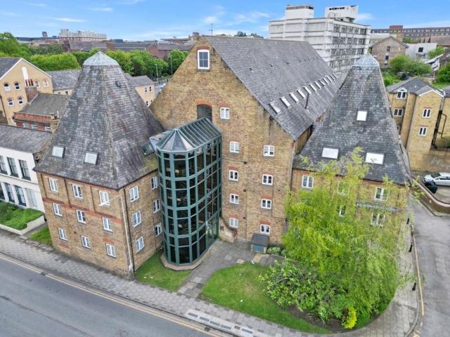 Flat for sale in Hamerton, Kent