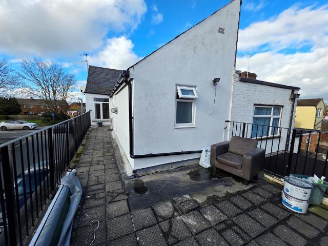 Flat for sale in Walton, Aylesbury