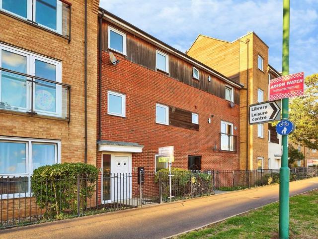 Flat for sale in Hampton Hargate, Peterborough