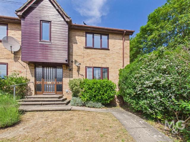 Flat for sale in Chedburgh, Suffolk